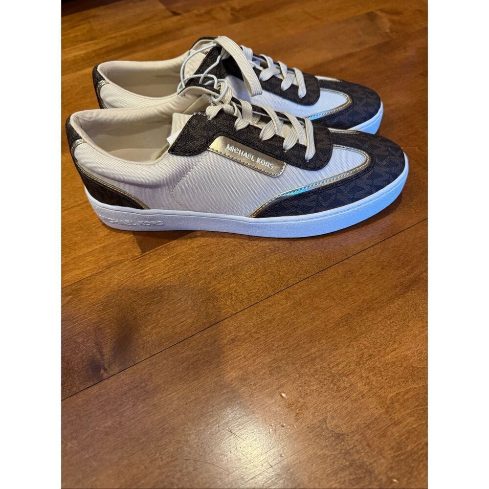 New Woman’s Michael Kors sneakers size 7.5